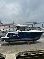 29' Jeanneau 2018 Yacht For Sale